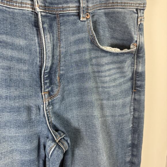 American Eagle Next Level Stretch Kick Boot Medium Wash Jeans Hi Rise Womens 14 - Picture 3 of 10